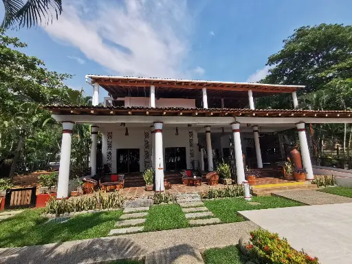 [4] Villa Vista